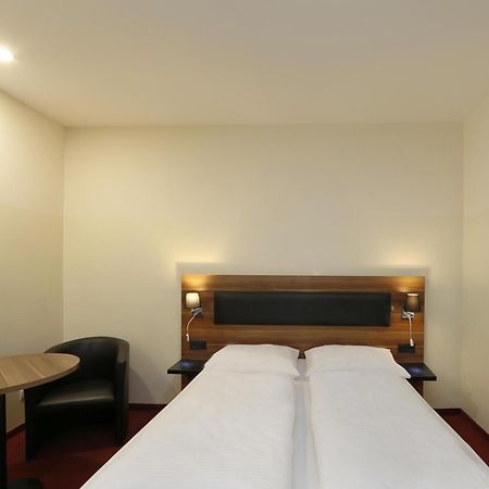 IBB Hotel Berlin-Airport Exterior foto