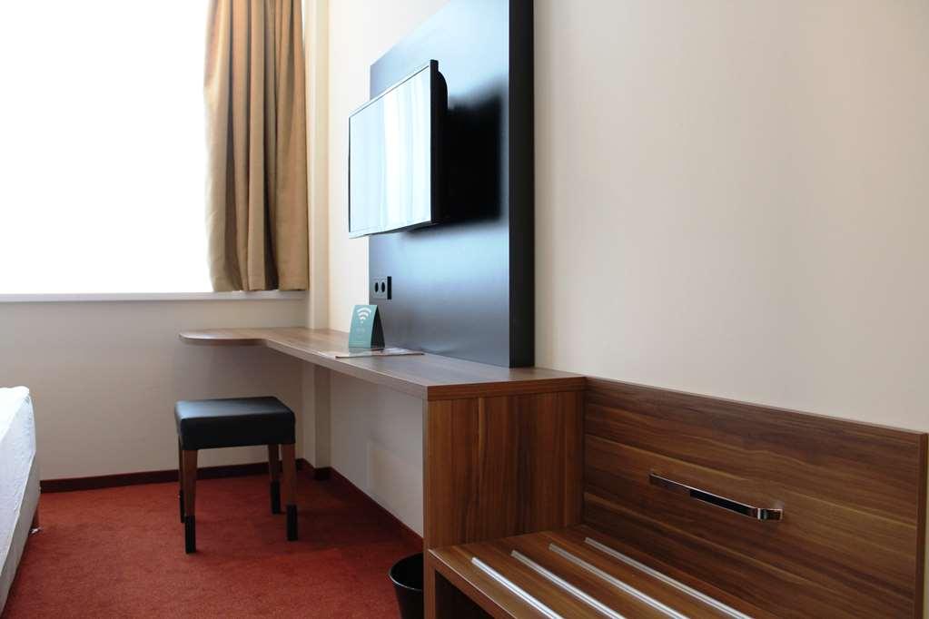 IBB Hotel Berlin-Airport Zimmer foto