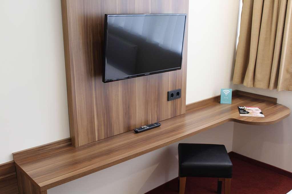IBB Hotel Berlin-Airport Zimmer foto