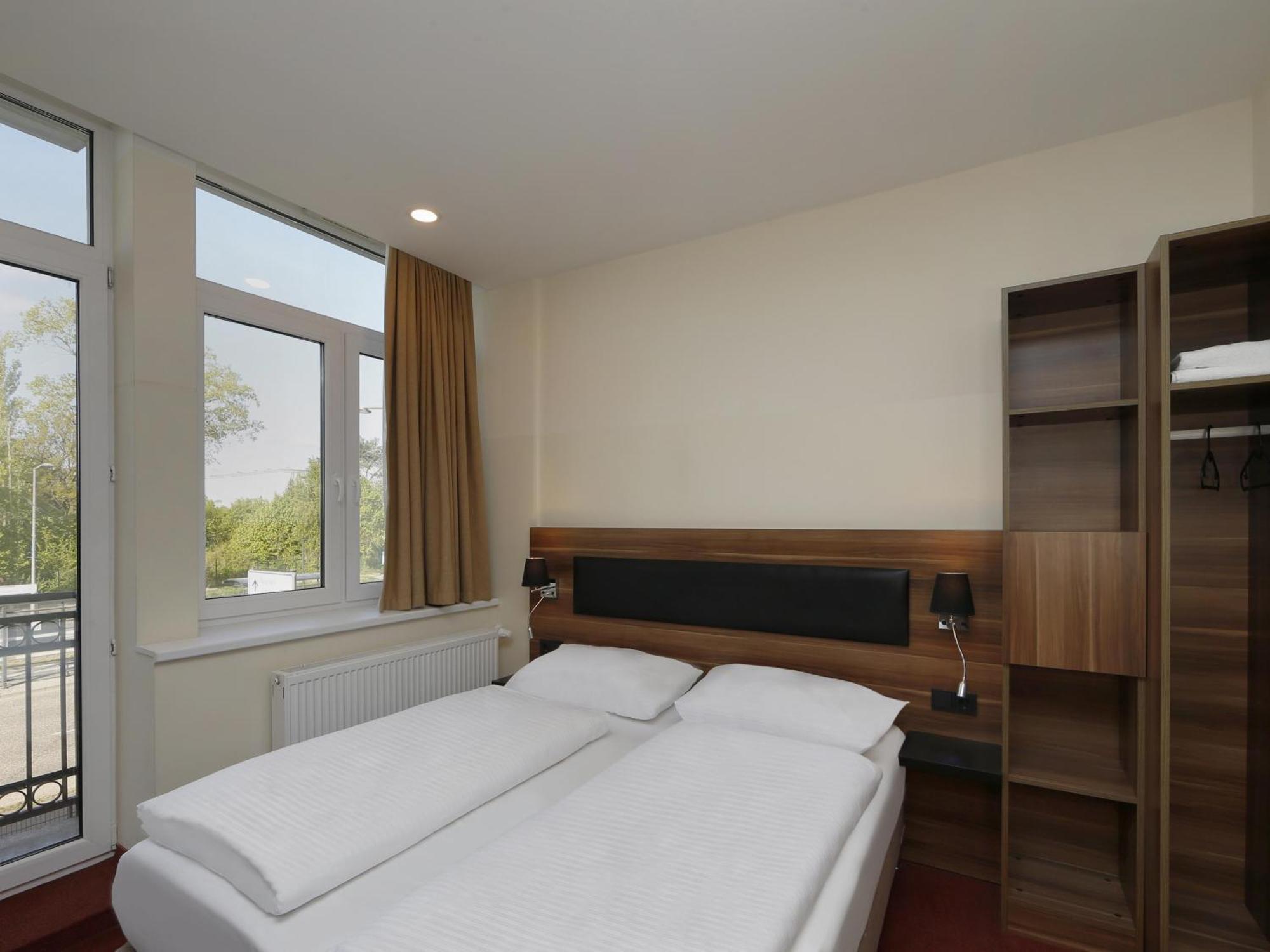 IBB Hotel Berlin-Airport Exterior foto