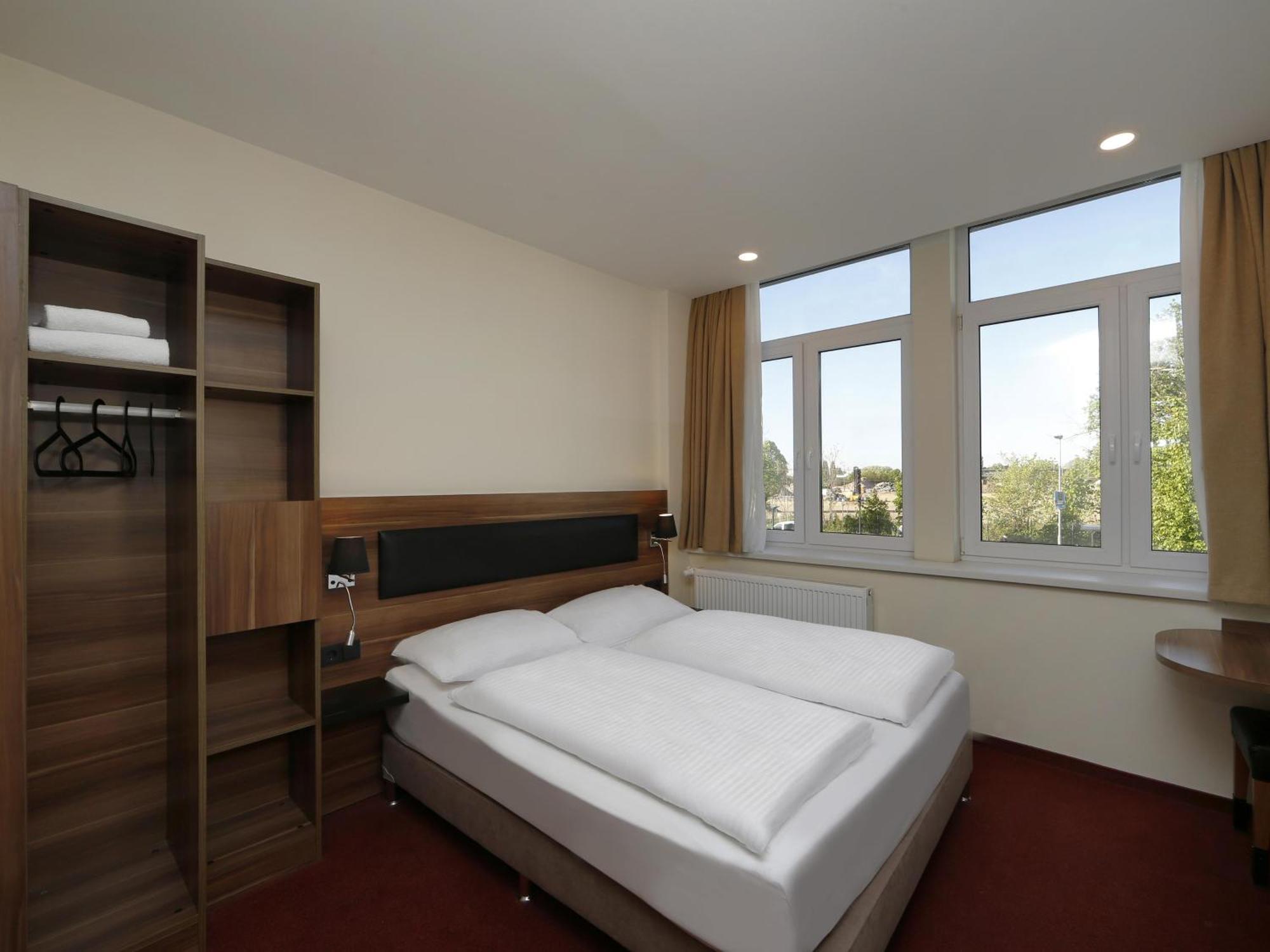 IBB Hotel Berlin-Airport Exterior foto