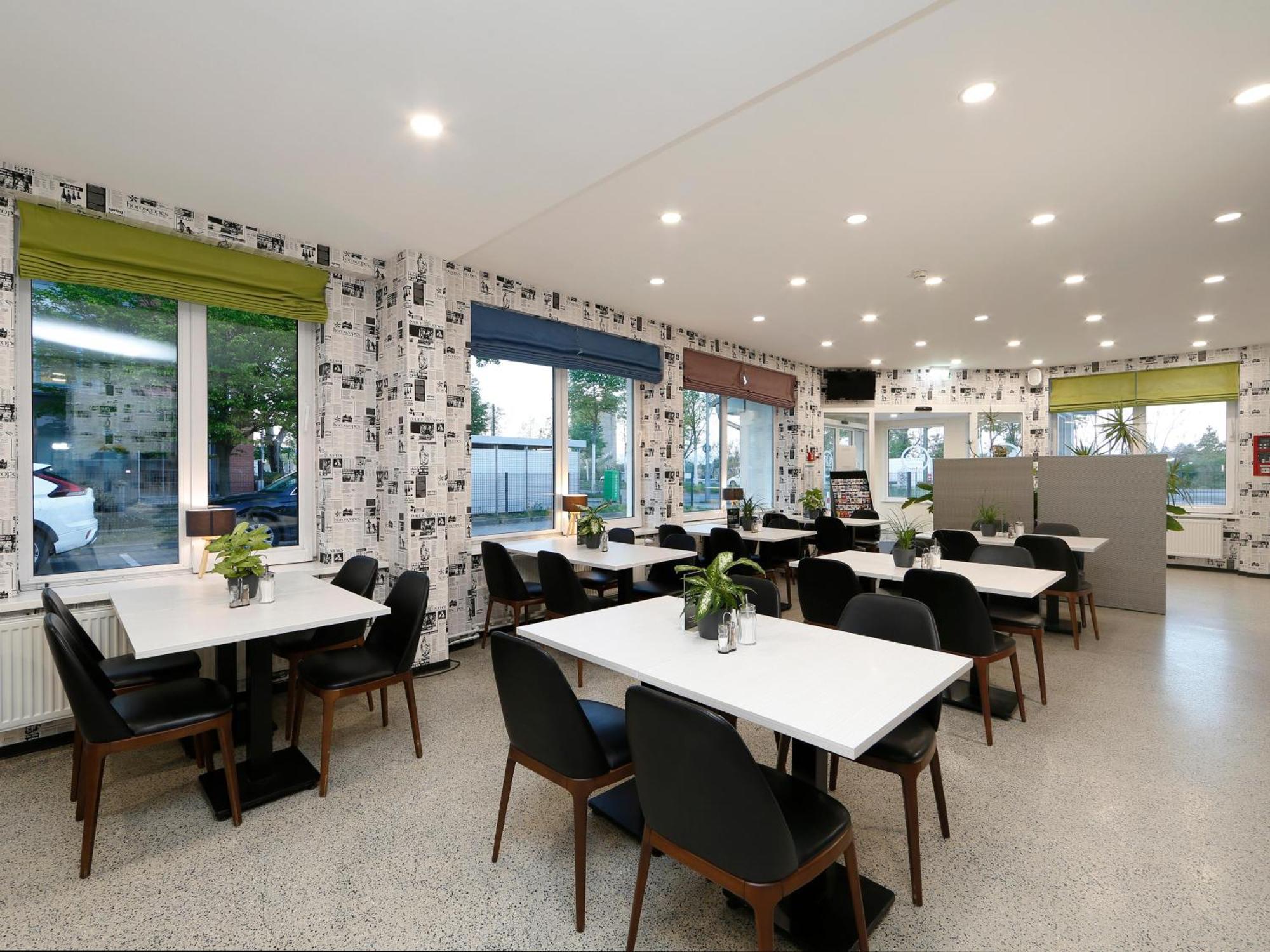 IBB Hotel Berlin-Airport Exterior foto